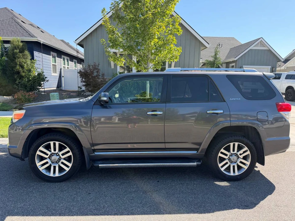 2013 Toyota 4Runner 5th Gen - Image 2 of 9