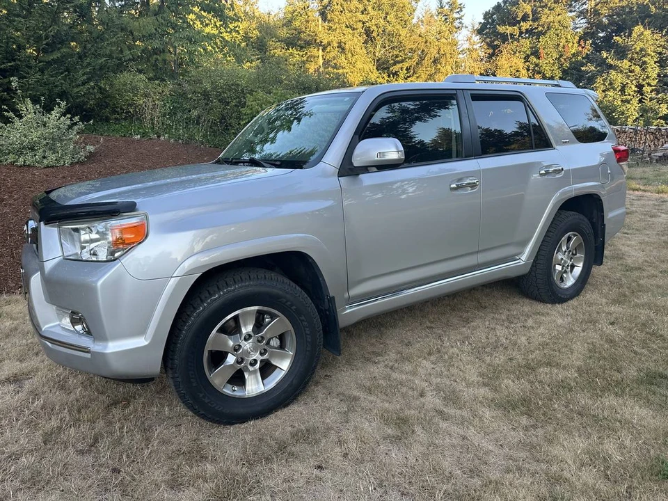 2013 Toyota 4Runner 5th Gen - Image 2 of 20