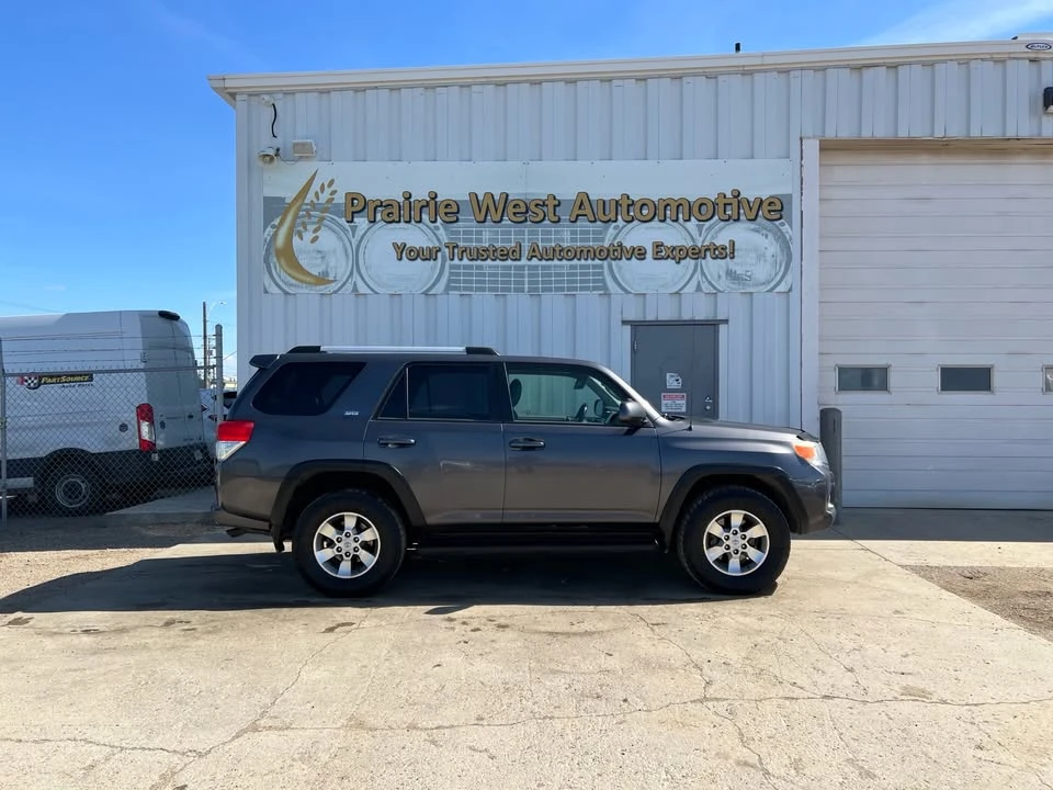 2013 Toyota 4Runner 5th Gen - Image 4 of 20