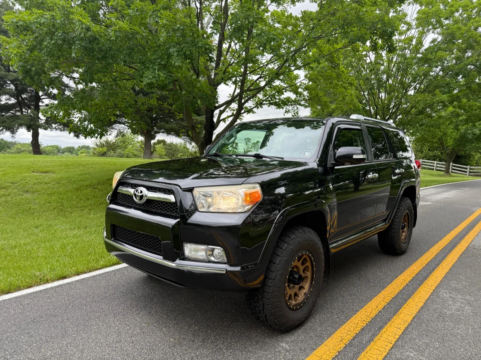 2013 Toyota 4Runner 5th Gen - Image 10 of 31