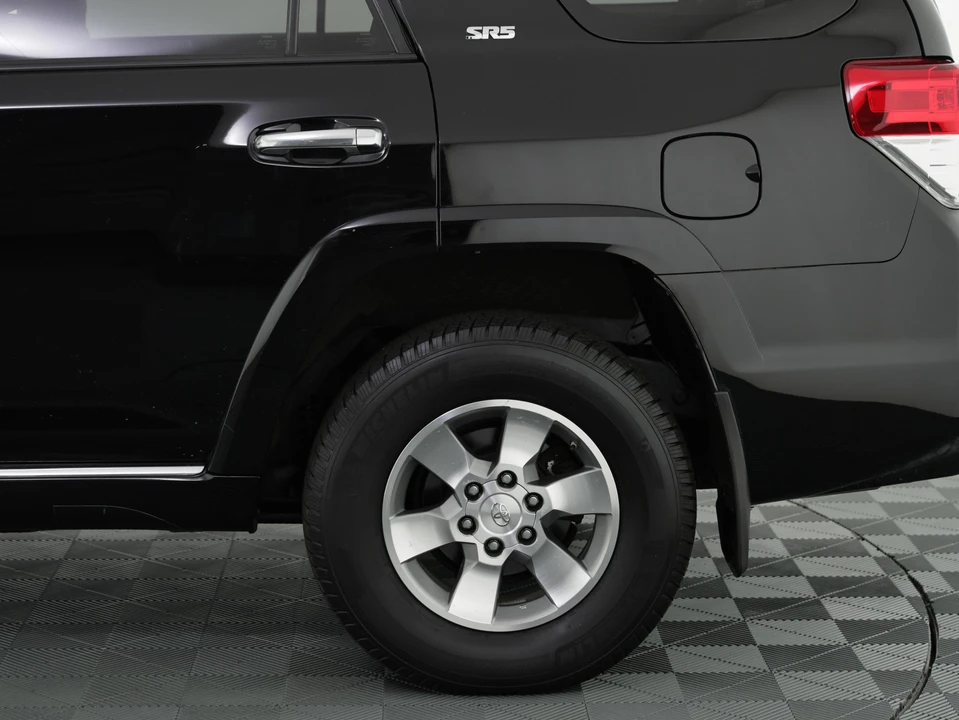 2013 Toyota 4Runner 5th Gen - Image 10 of 31