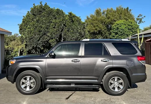 2013 Toyota 4Runner SR5 Sport Utility 4D