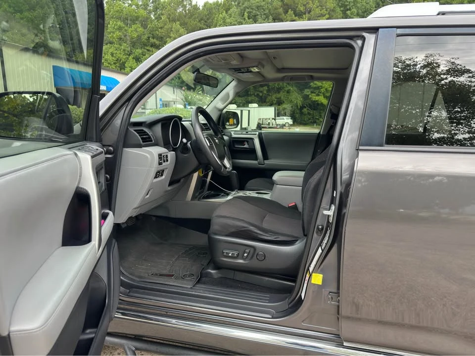 2013 Toyota 4Runner 5th Gen - Image 9 of 15