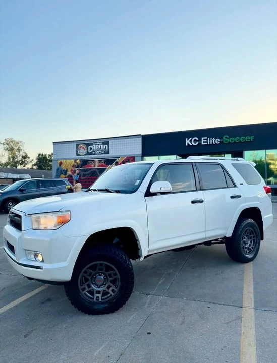 2013 Toyota 4Runner 5th Gen - Image 2 of 20