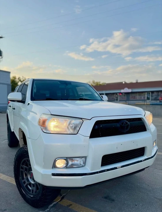 2013 Toyota 4Runner 5th Gen - Image 2 of 20