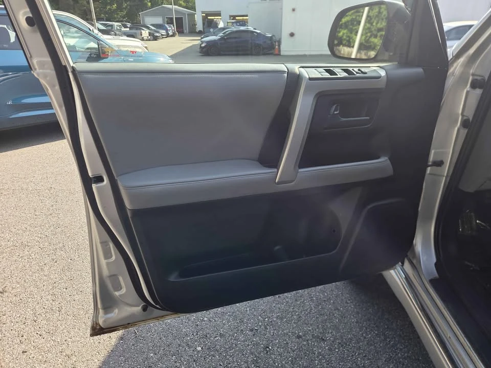 2013 Toyota 4Runner 5th Gen - Image 10 of 18