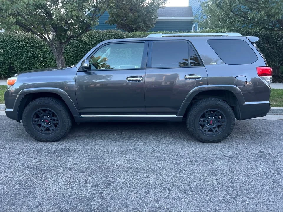 2013 Toyota 4Runner 5th Gen - Image 2 of 20