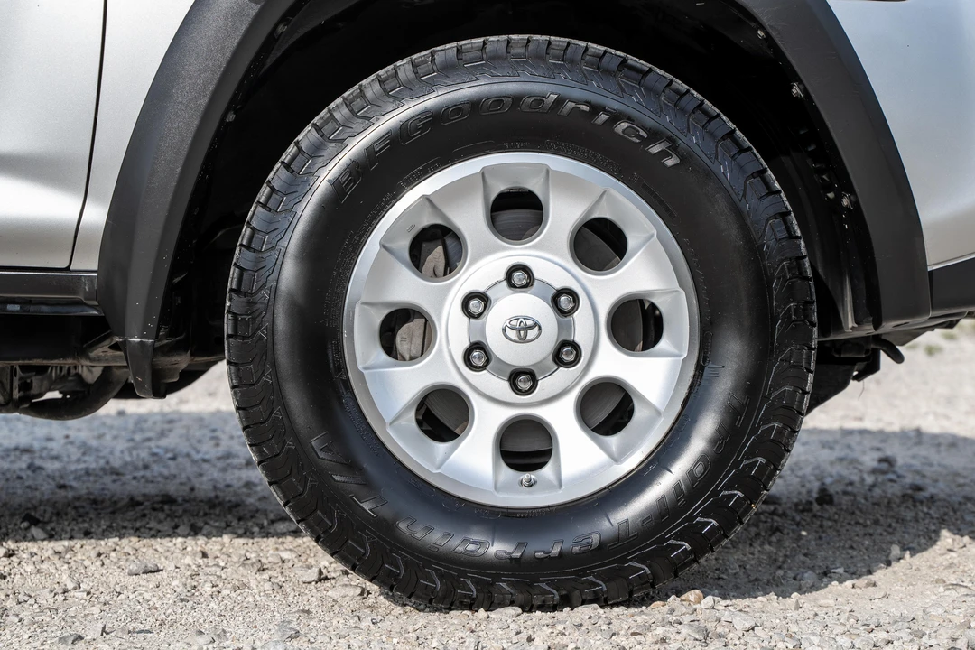 2013 Toyota 4Runner 5th Gen - Image 15 of 31