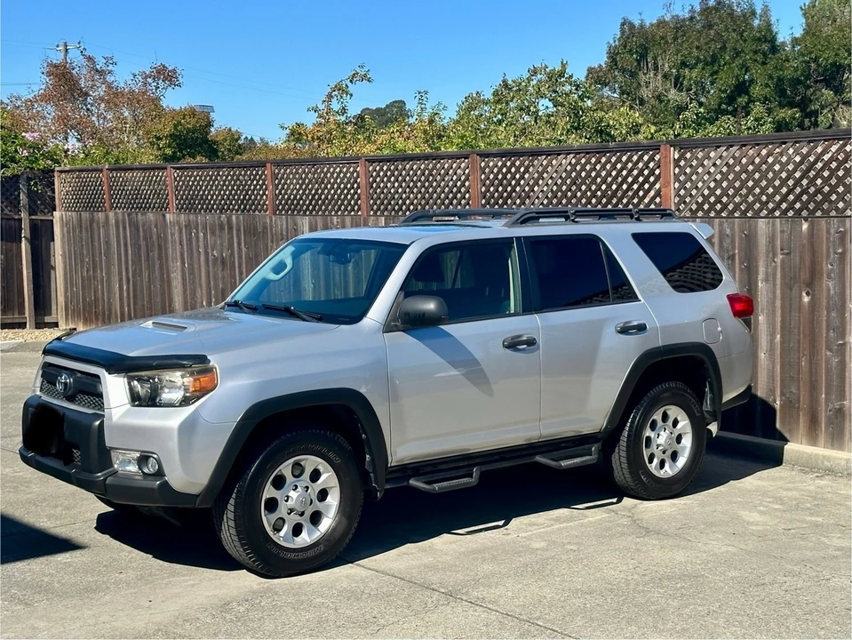 2013 Toyota 4Runner 5th Gen - Image 2 of 21