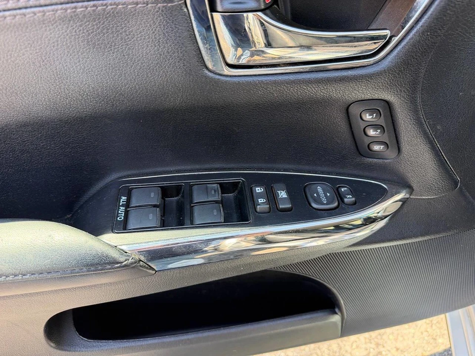 2013 Toyota Avalon 4th Gen - Image 3 of 31