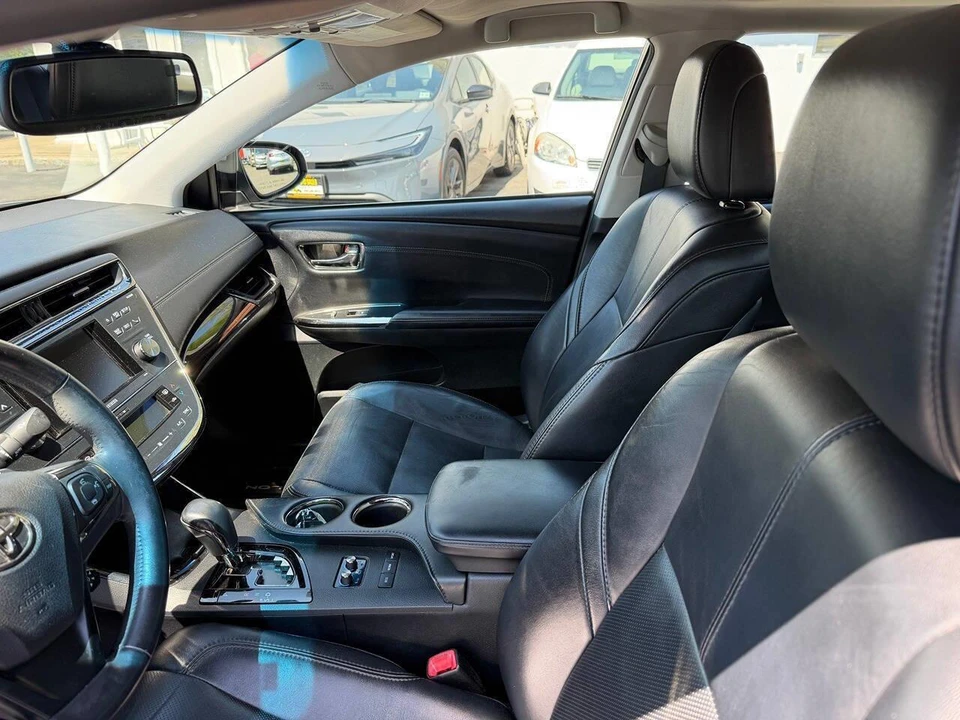 2013 Toyota Avalon 4th Gen - Image 5 of 31