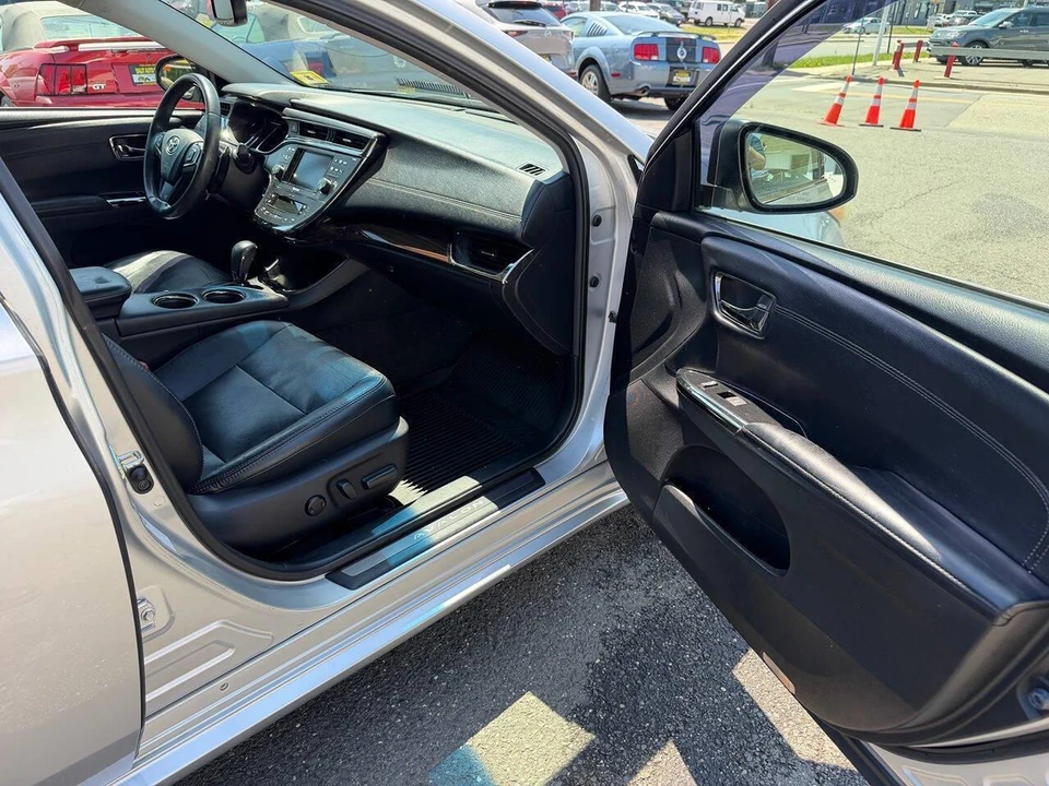 2013 Toyota Avalon 4th Gen - Image 18 of 31