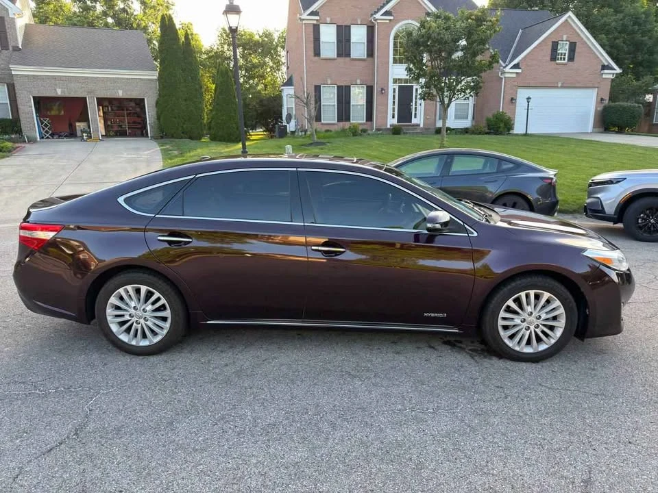 2013 Toyota Avalon 4th Gen - Image 5 of 15