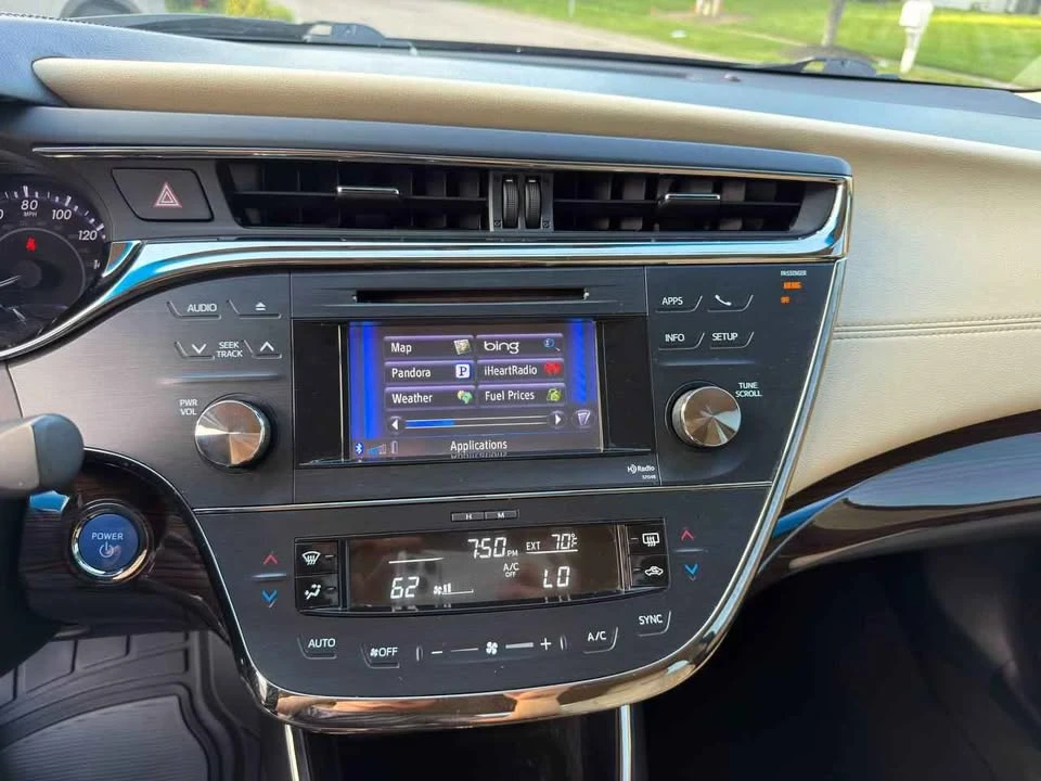 2013 Toyota Avalon 4th Gen - Image 8 of 15