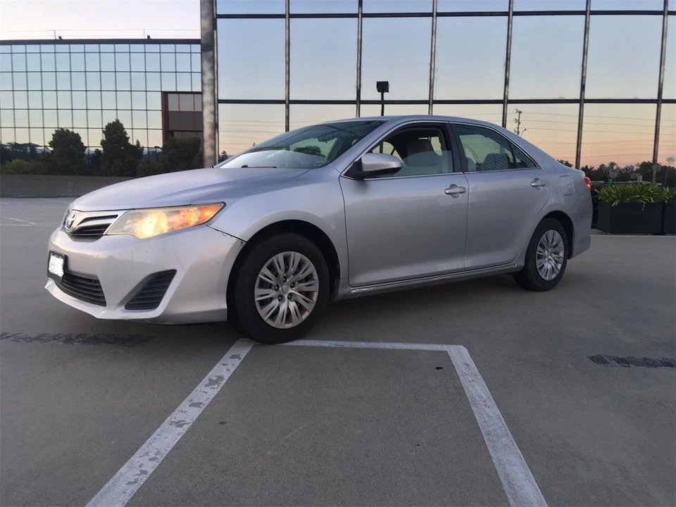 2013 Toyota Camry 7th Gen - Image 2 of 12