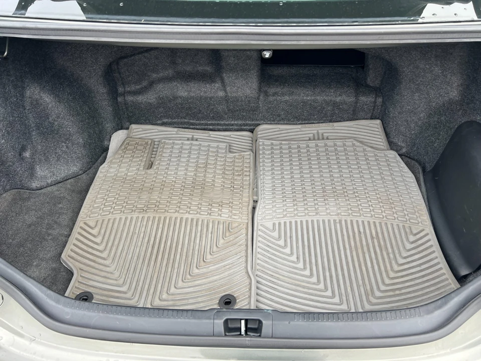 2013 Toyota Camry 7th Gen - Image 18 of 21