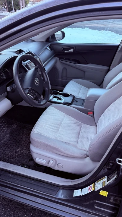 2013 Toyota Camry 7th Gen - Image 9 of 16
