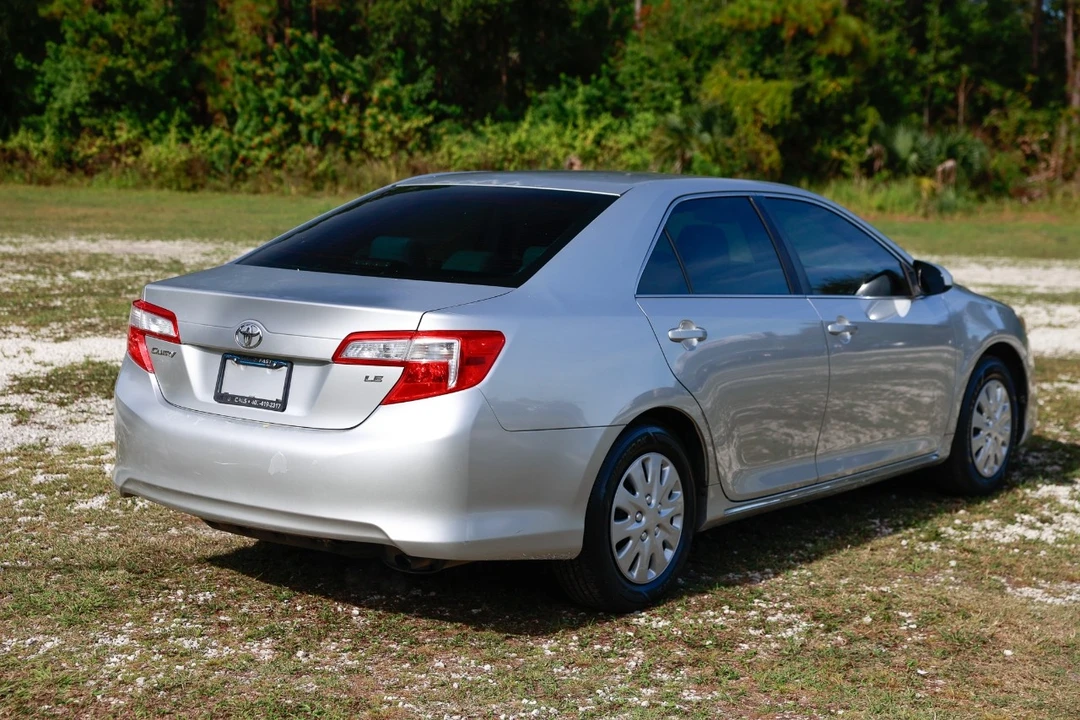 2013 Toyota Camry 7th Gen - Image 11 of 21
