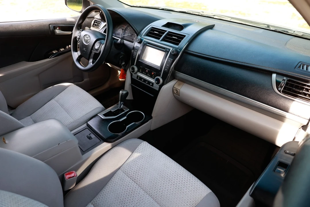 2013 Toyota Camry 7th Gen - Image 16 of 21