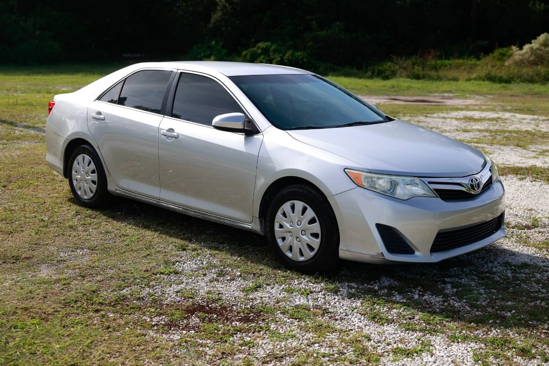 2013 Toyota Camry 7th Gen - Image 15 of 21
