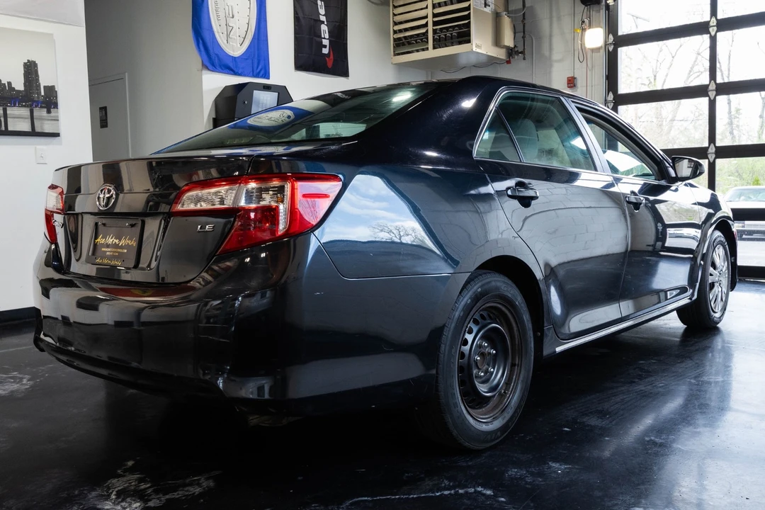 2013 Toyota Camry 7th Gen - Image 10 of 21
