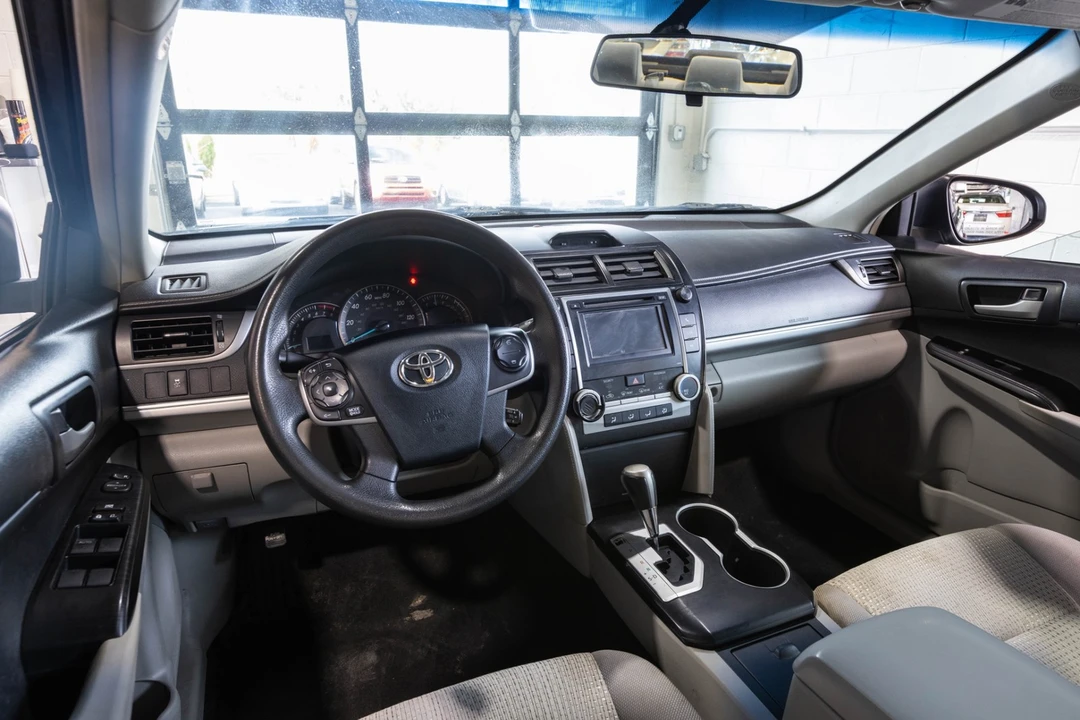 2013 Toyota Camry 7th Gen - Image 19 of 21