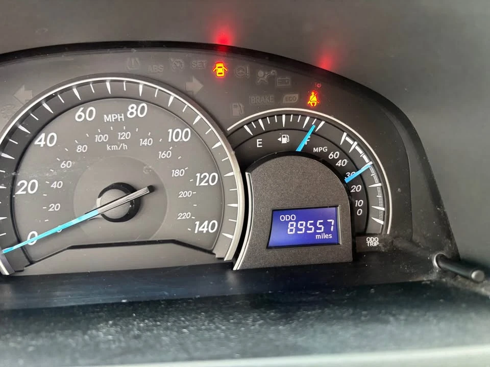 2013 Toyota Camry 7th Gen - Image 5 of 8