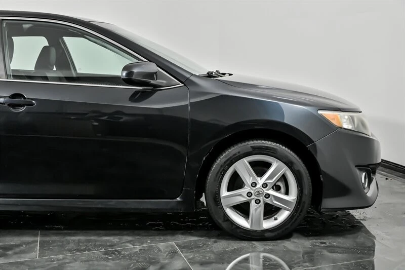 2013 Toyota Camry 7th Gen - Image 12 of 21