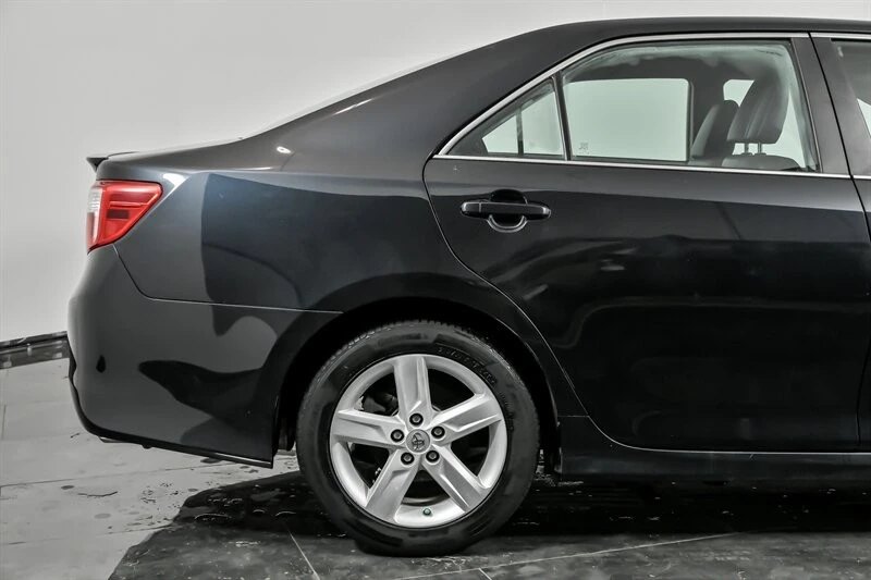 2013 Toyota Camry 7th Gen - Image 11 of 21