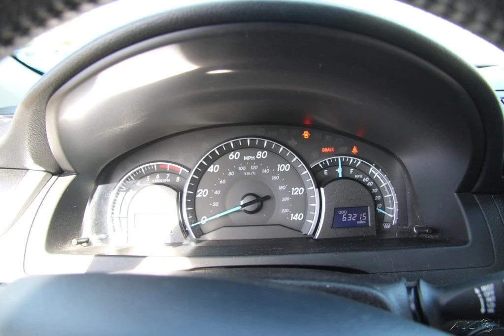 2013 Toyota Camry 7th Gen - Image 16 of 21