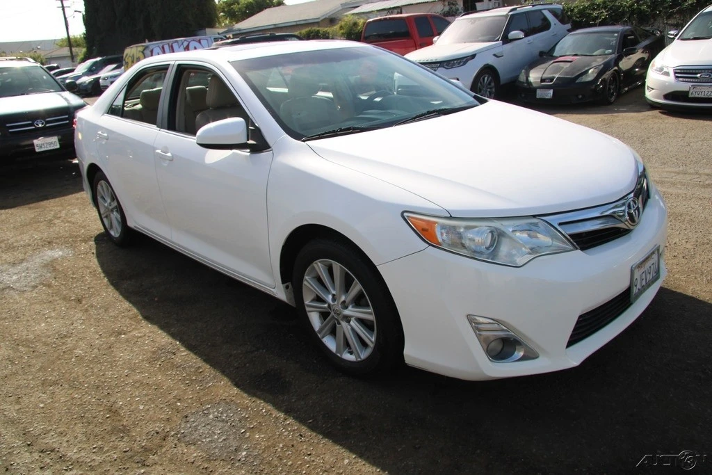 2013 Toyota Camry 7th Gen - Image 10 of 21