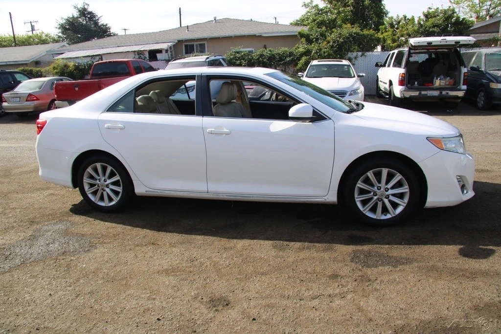 2013 Toyota Camry 7th Gen - Image 9 of 21