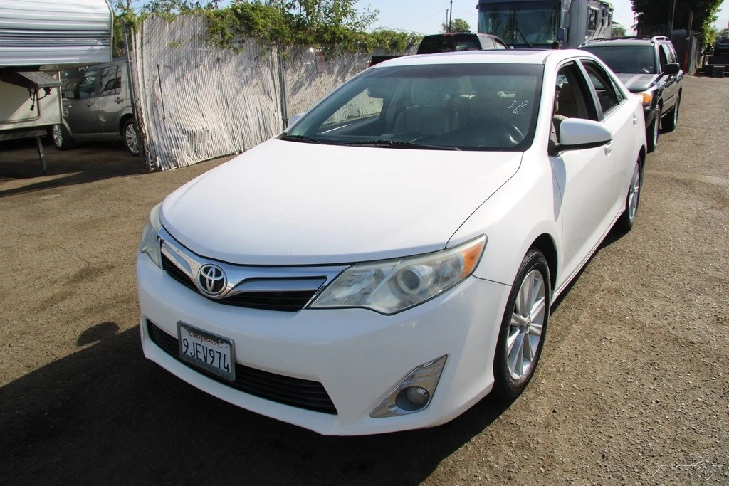 2013 Toyota Camry 7th Gen - Image 2 of 21