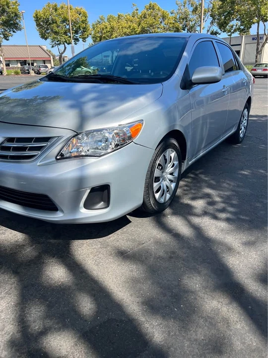 2013 Toyota Corolla 10th Gen - Image 2 of 17