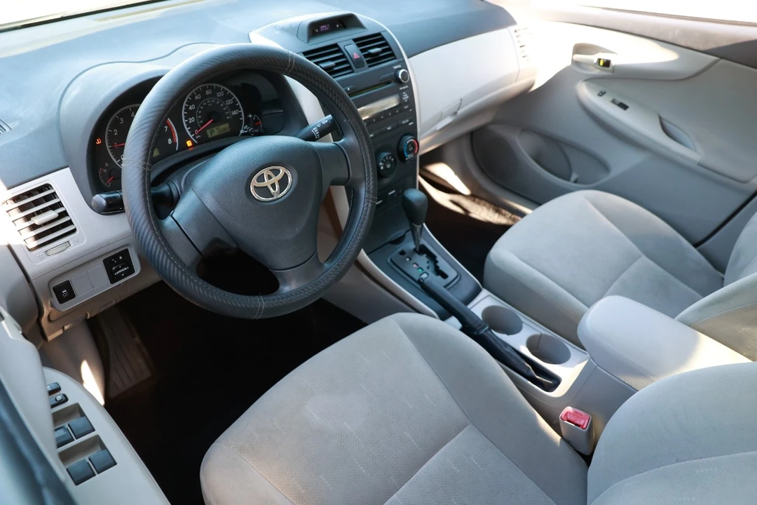 2013 Toyota Corolla 10th Gen - Image 4 of 12