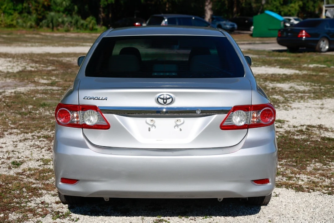 2013 Toyota Corolla 10th Gen - Image 9 of 12