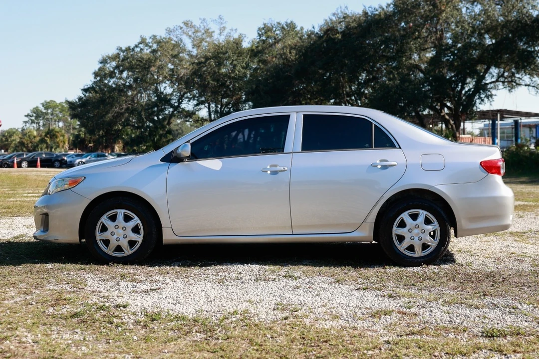 2013 Toyota Corolla 10th Gen - Image 3 of 12