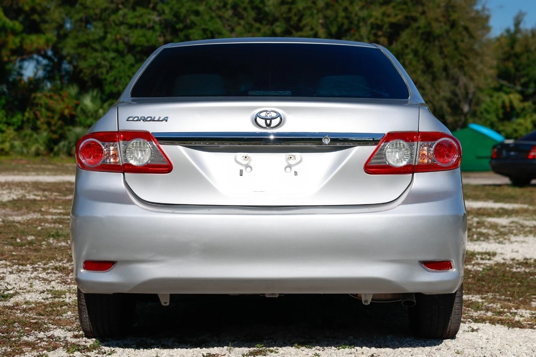 2013 Toyota Corolla 10th Gen - Image 7 of 12