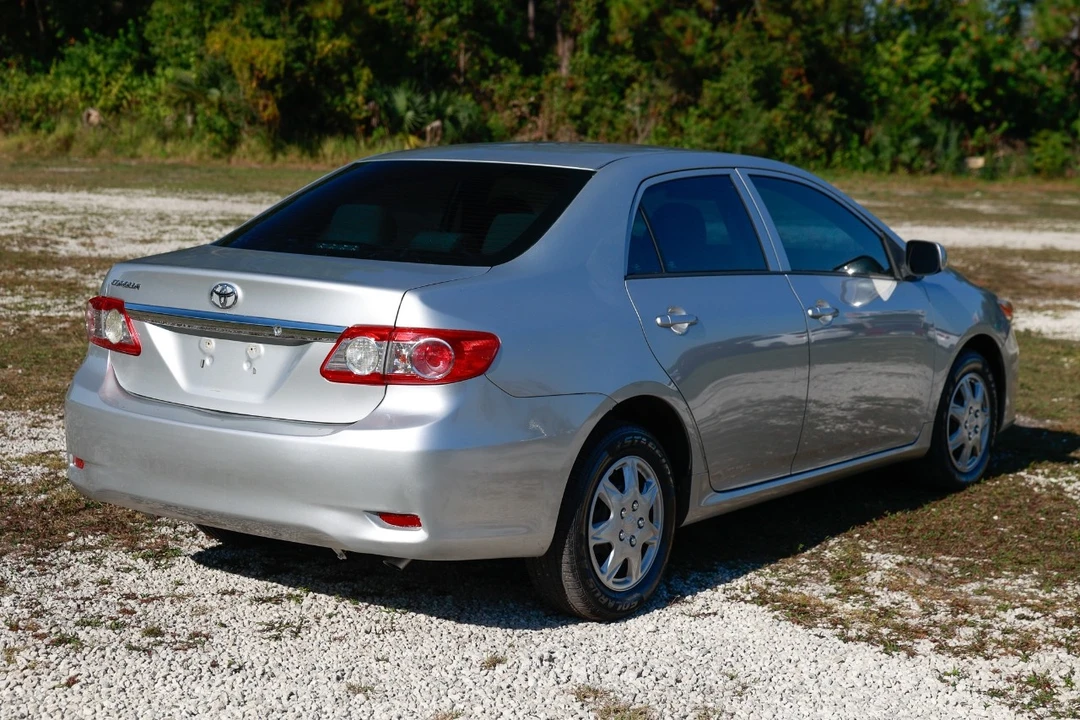 2013 Toyota Corolla 10th Gen - Image 11 of 12