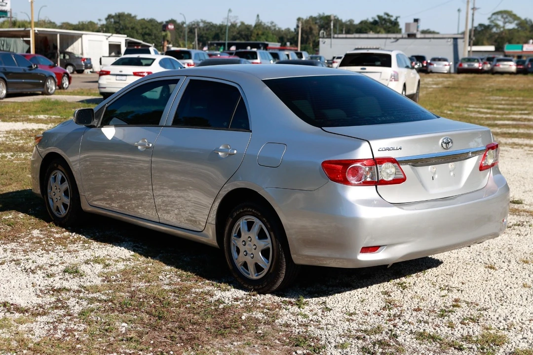 2013 Toyota Corolla 10th Gen - Image 5 of 12