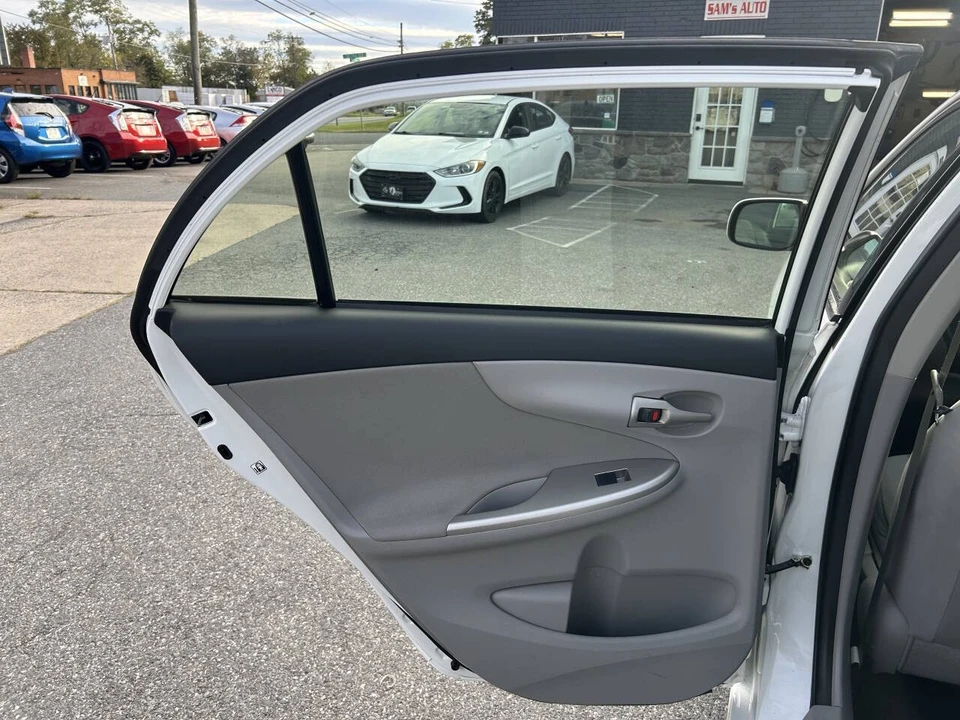 2013 Toyota Corolla 10th Gen - Image 9 of 21