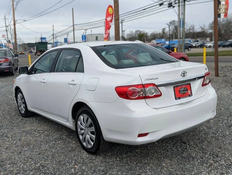 2013 Toyota Corolla 10th Gen - Image 8 of 12