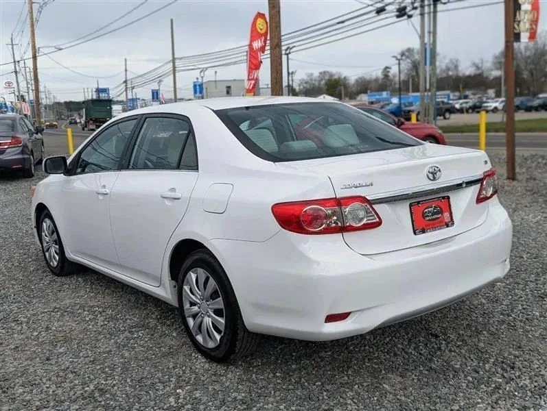 2013 Toyota Corolla 10th Gen - Image 8 of 12