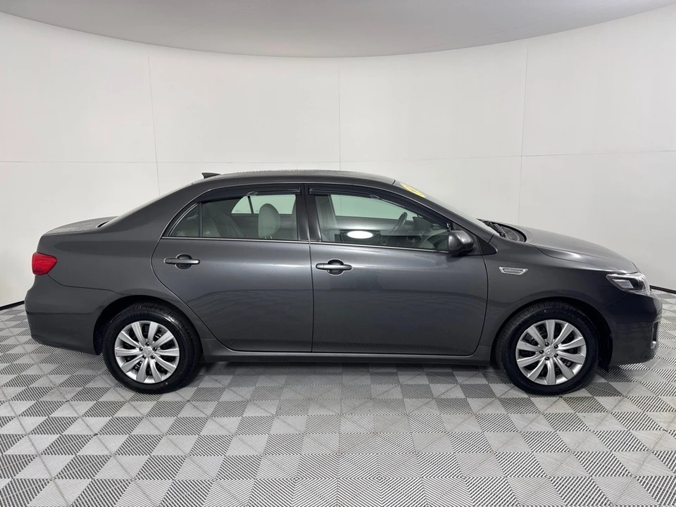 2013 Toyota Corolla 10th Gen - Image 4 of 12