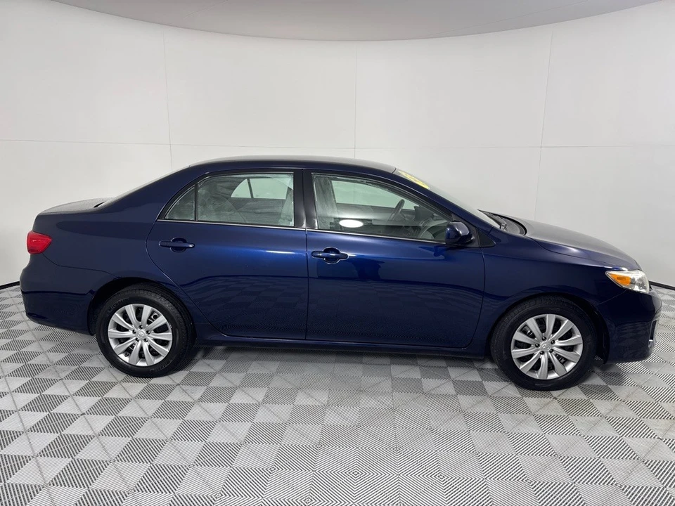2013 Toyota Corolla 10th Gen - Image 4 of 12