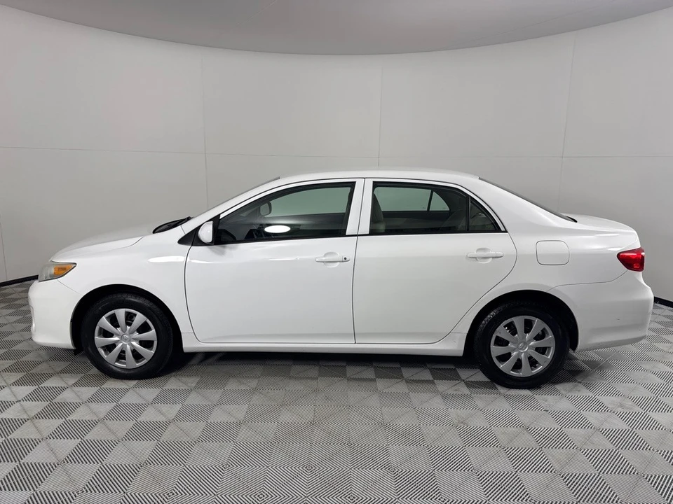2013 Toyota Corolla 10th Gen - Image 7 of 21