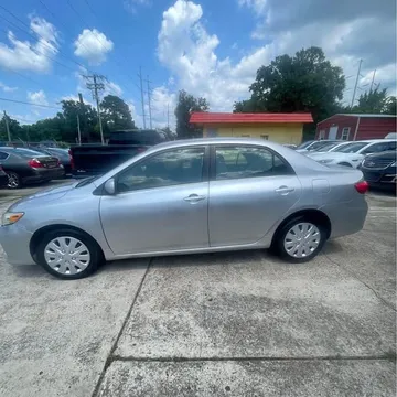 2013 Toyota Corolla LE Sedan 4D