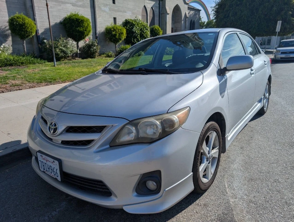 2013 Toyota Corolla 11th Gen - Image 2 of 16