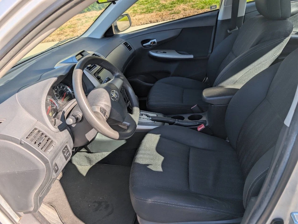 2013 Toyota Corolla 11th Gen - Image 10 of 16