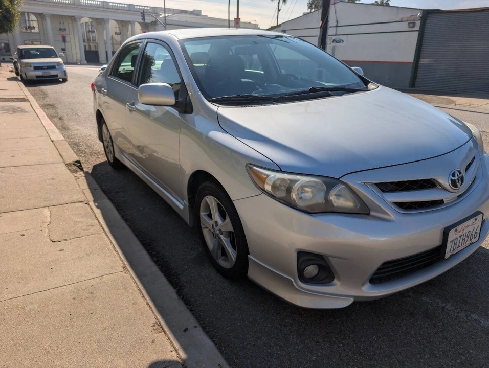 2013 Toyota Corolla 11th Gen - Image 4 of 16
